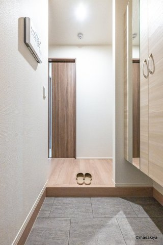 グランスクエア　Ⅲ番館の玄関