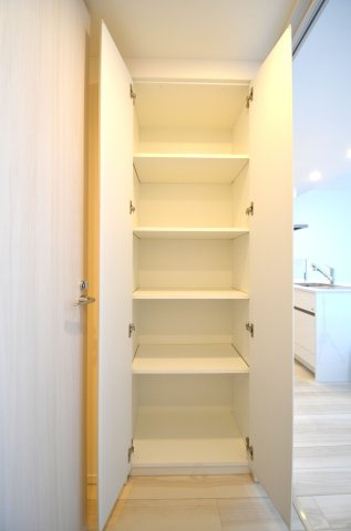 プレミスト天神赤坂タワー　舞鶴小学校区の収納|プレミスト天神赤坂タワー、