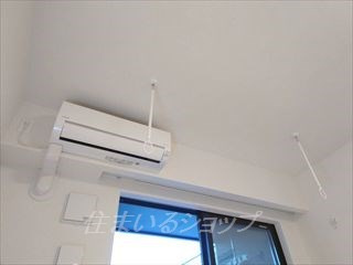 ココ　メドウ　Ⅱ　Aの設備|室内物干し・エアコン