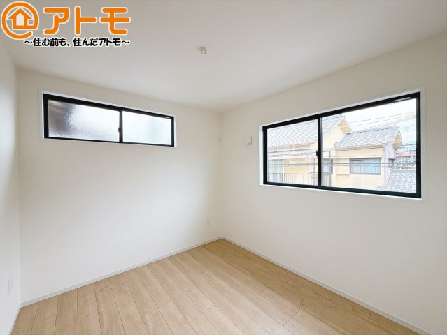 【子供部屋】 | 葵区秋山町2期　新築戸建　全1棟 | 壁と床がシンプルな色合いだからこそ自分だけの空間を作れます♪お部屋作りのイメージは順調でしょうか♪