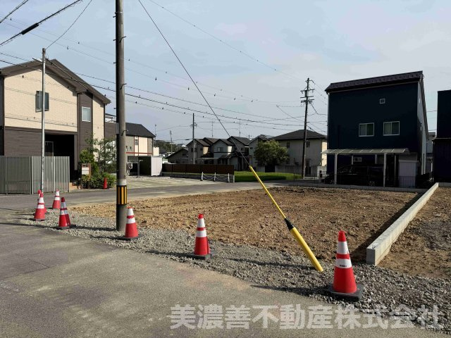 ６７２９１　岐阜市隆城町分譲地