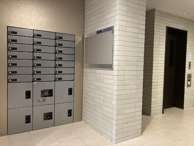 アヴェニーユ参番館のロビー