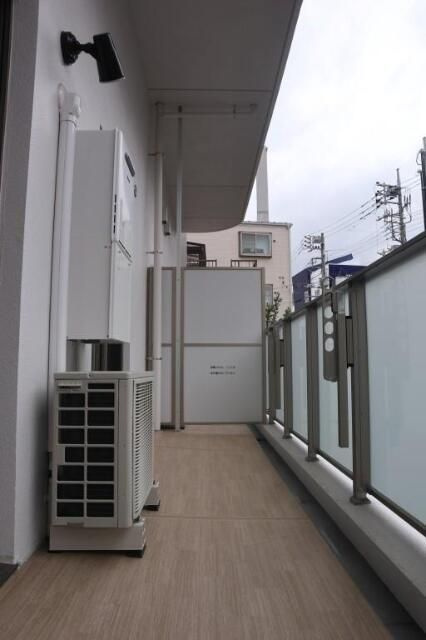 アヴェニーユ参番館のバルコニー