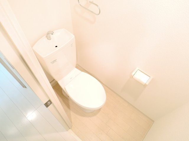 高槻市上牧南駅前町の賃貸マンションのトイレ