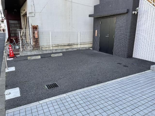 ファミーユの駐車場