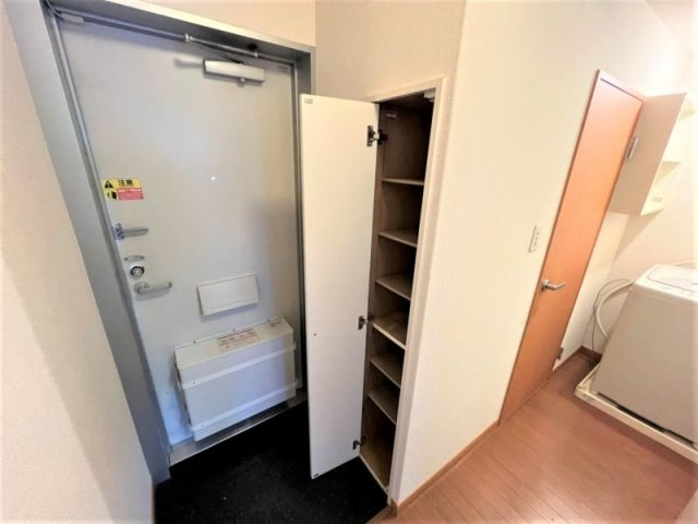 レオパレスｃｏｍｏｄｏの玄関|設備・仕様は号室により異なる為、現況を優先致します。