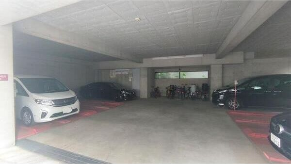 K-houseの駐車場