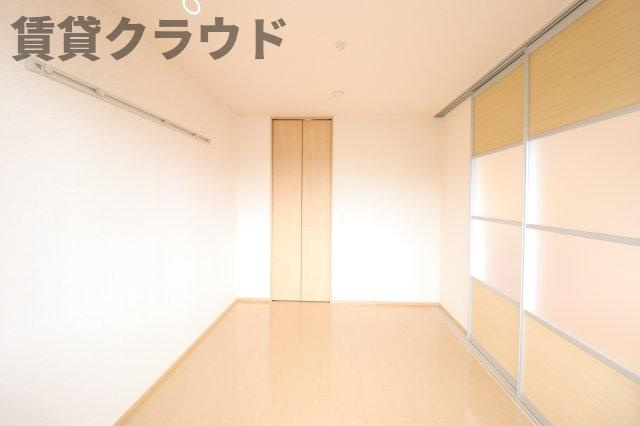 グロリアスの寝室|ゆとりの広さです