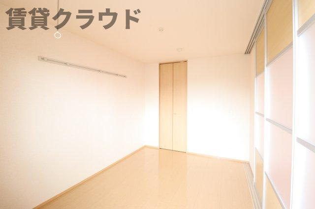 グロリアスの寝室|開放的な寝室です