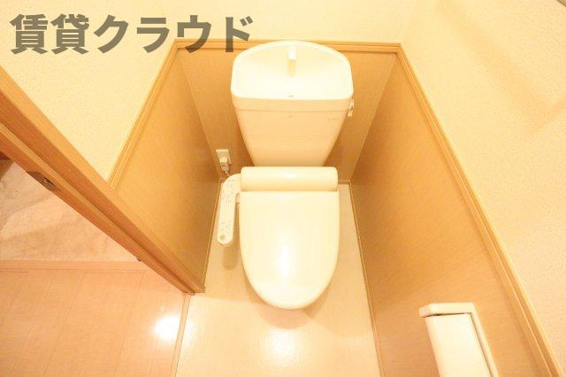 グロリアスのトイレ|清潔感のあるトイレです