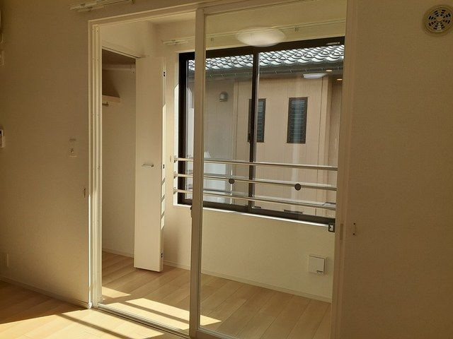 リリィ．モモのバルコニー