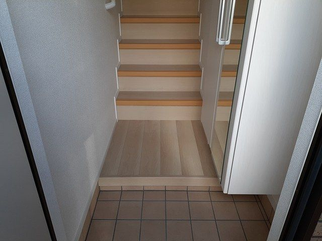 リリィ．モモの玄関