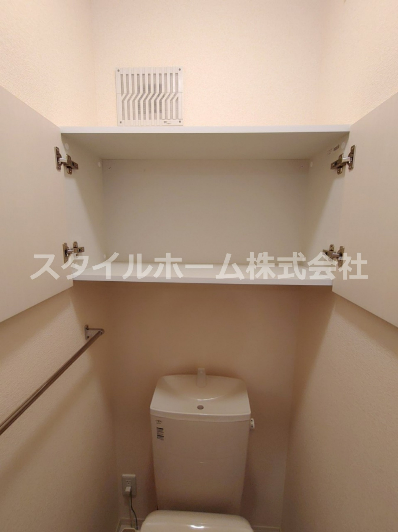 ヴァイオレットのトイレ|別部屋写真です。