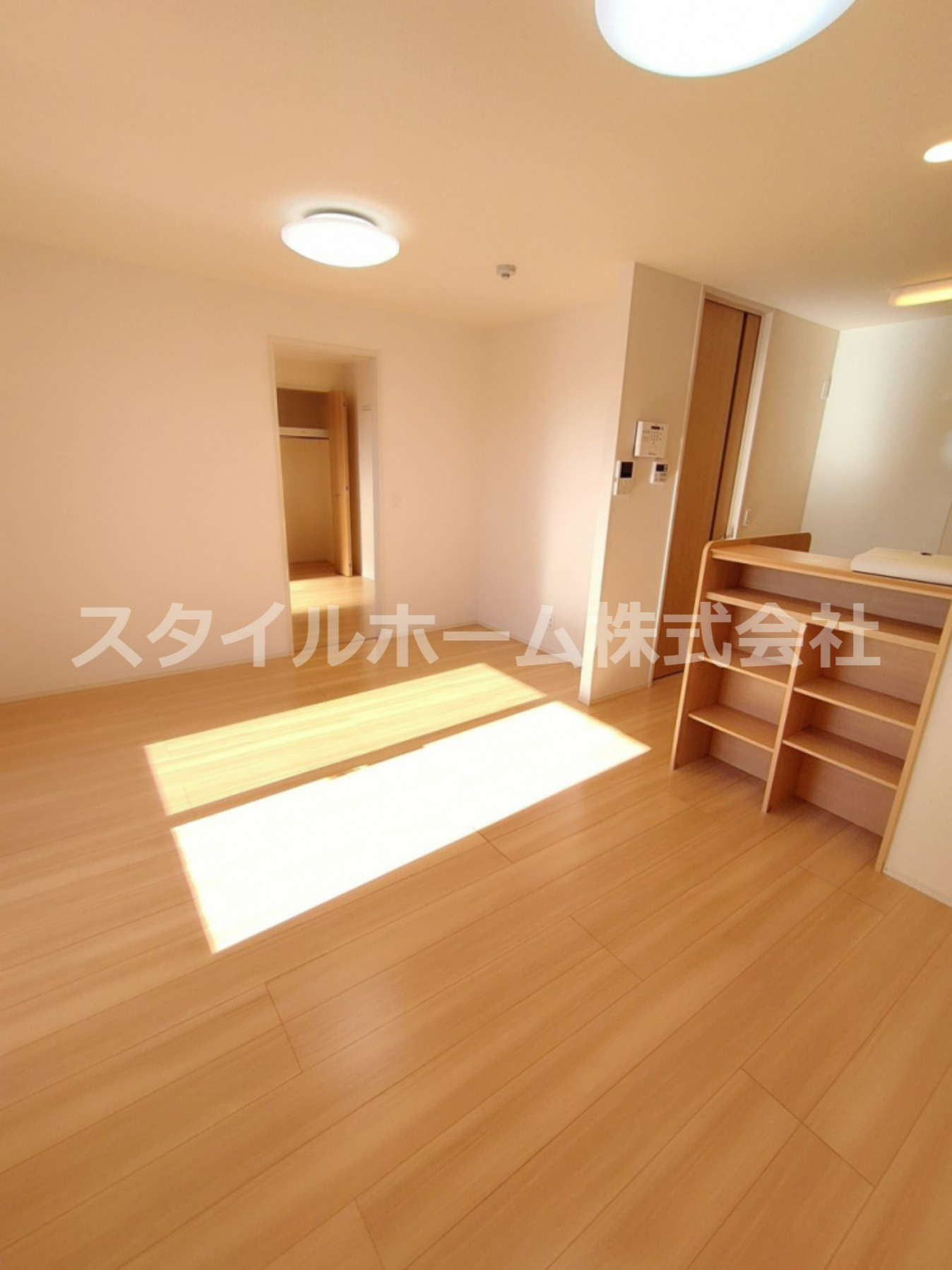 ヴァイオレットの居間・リビング|別部屋写真です。