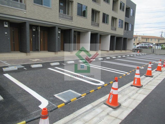 グレイスファインの駐車場