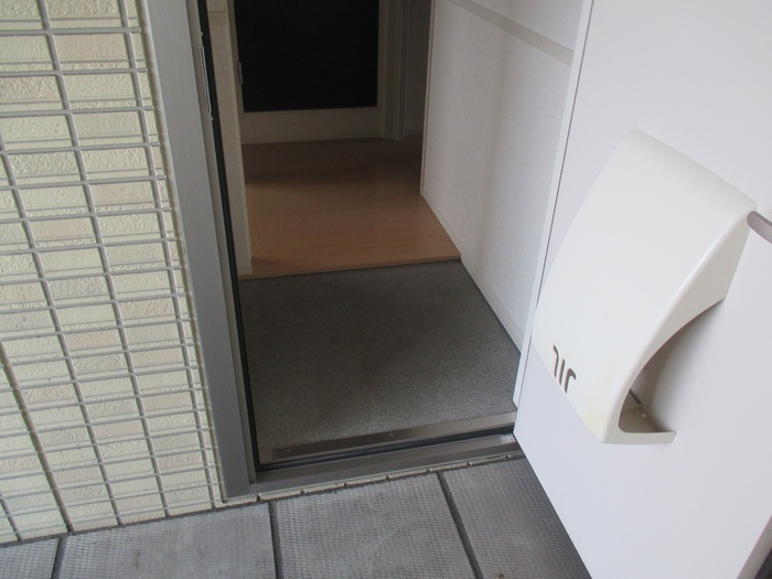 プロニティ朝日の玄関|別部屋同一間取りのお写真となります。