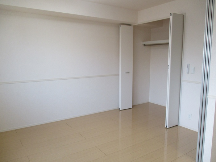 プロニティ朝日の洋室|別部屋同一間取りのお写真となります。