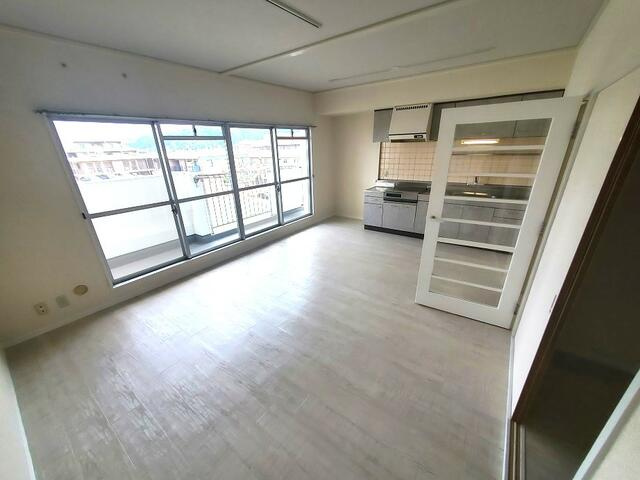 川崎市多摩区菅３丁目の賃貸マンションの居間・リビング