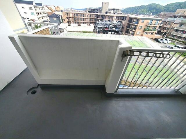 川崎市多摩区菅３丁目の賃貸マンションのバルコニー