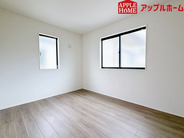さいたま市日進町13期の洋室|居室は全室収納あり！たっぷりある収納活用でお部屋もキレイを保てます♪