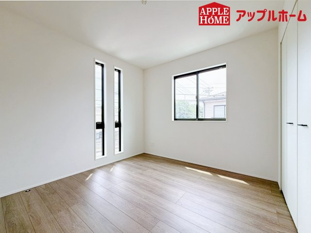 さいたま市日進町13期の洋室|居室は全室収納あり！たっぷりある収納活用でお部屋もキレイを保てます♪