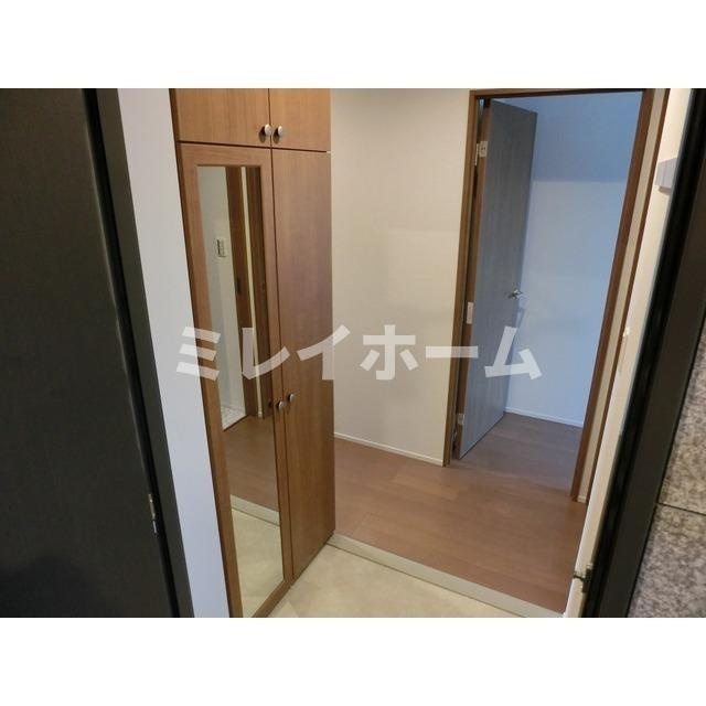 グラード中央の玄関
