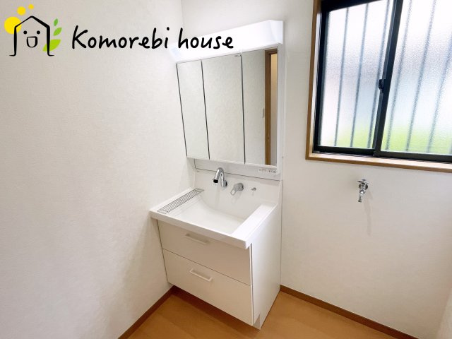 さいたま市北区日進町　中古戸建ての独立洗面台|朝の支度にも助かる、独立の洗髪洗面化粧台