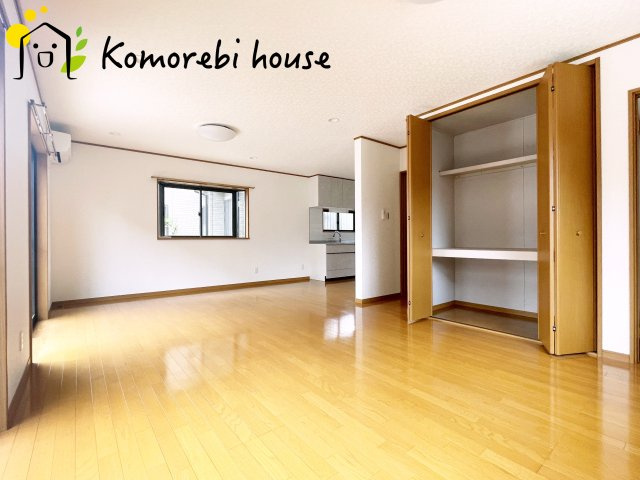 さいたま市北区日進町　中古戸建ての居間・リビング|ゆったり過ごせるリビングです