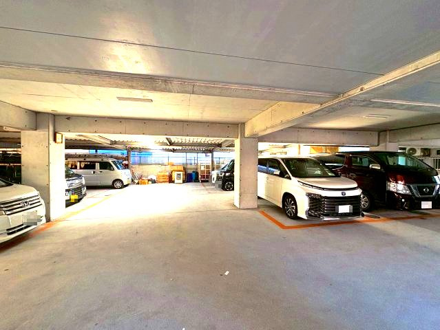 ハイムエモーション の駐車場
