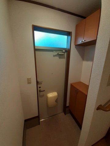 ヒルズ中田の玄関