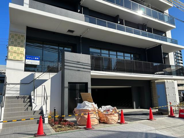 福岡市東区引き取り希望、近隣配送可　20インチ シルバー/ブラック 福岡市東区引き取り希望、近隣配送可 20インチ シルバー/ブラック 福岡
