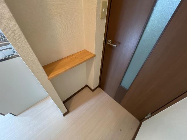レゾネイト・セゾン２２の玄関|ニッチ