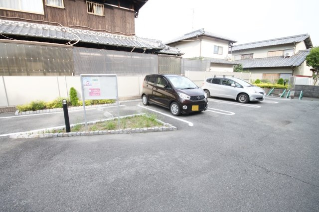 マーベラス撰花園の駐車場|駐車場です