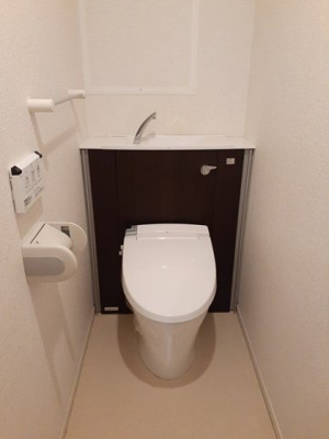 【トイレ】 | ラ・ルーノ１番館 | ゆったりとした空間のトイレです