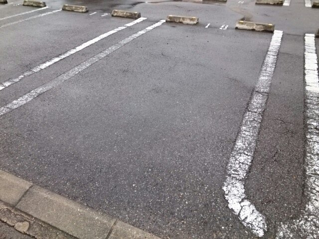 【駐車場】 | フィオリーレＣ | 車をお持ちの方に嬉しい駐車場付きの物件です