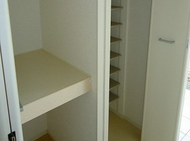 【内装】 | フレンズ | 内装は落ち着いています