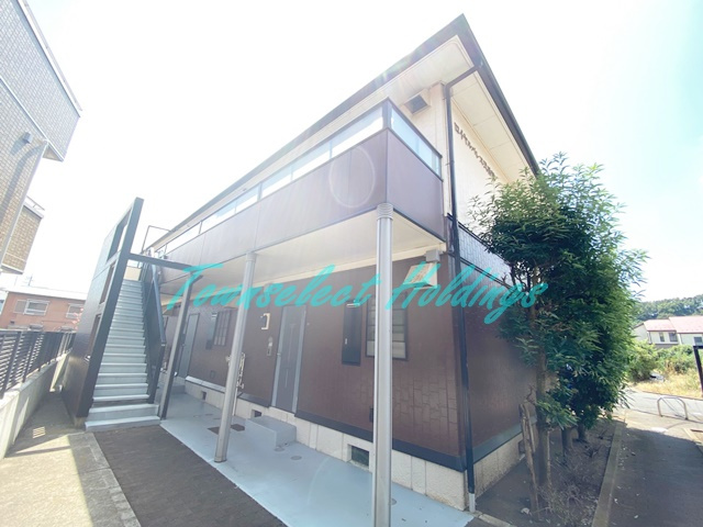 横浜市栄区長尾台町のアパートの外観