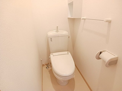 【トイレ】 | スモールヴィレッジ | 落ち着いた色調のトイレです