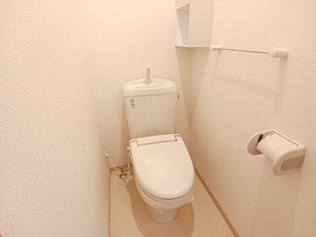 【トイレ】 | スモールヴィレッジ | 落ち着いた色調のトイレです