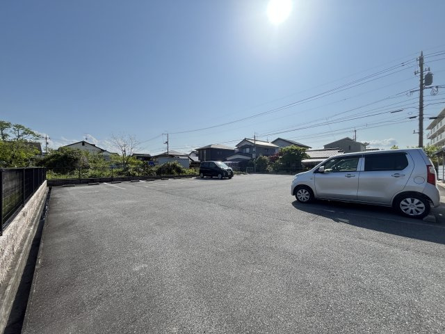 プランドール　ソフィアの駐車場