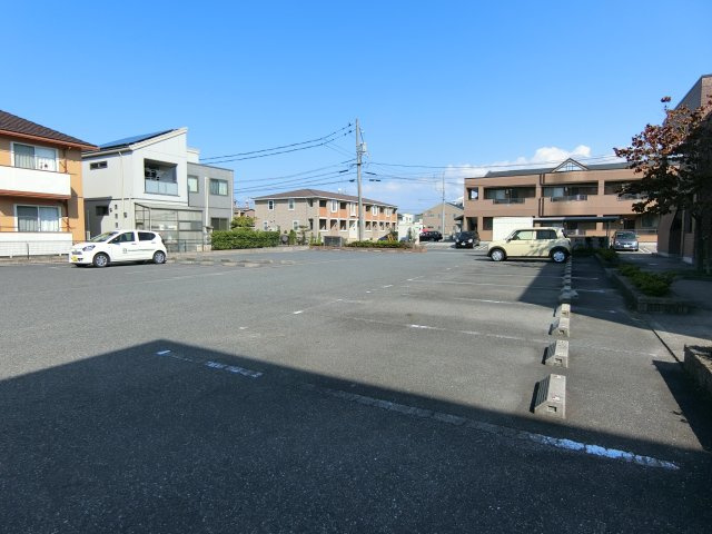 プランドールの駐車場