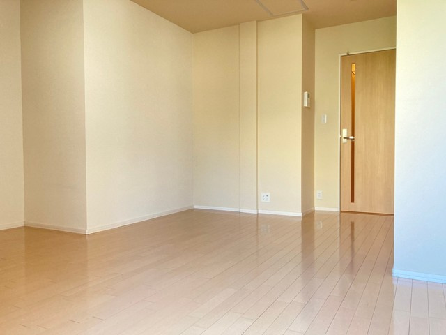 ＫＳメゾンの寝室|★明るいフローリングのお部屋です★