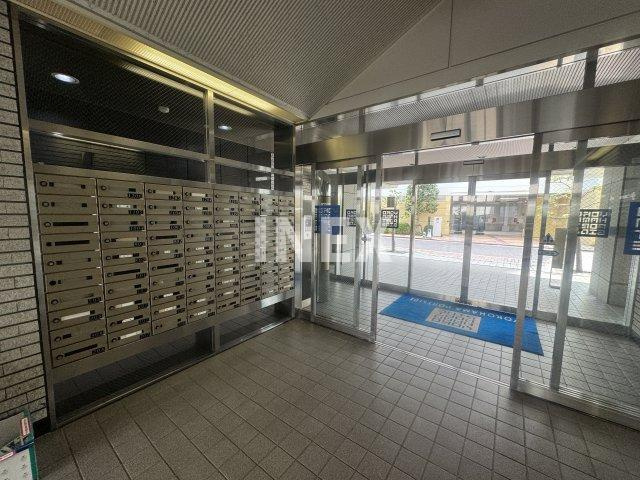 横浜市神奈川区栄町の賃貸マンションのロビー