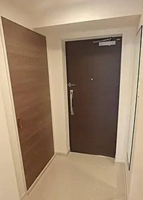 ジーベック赤羽の玄関