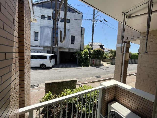 サバーバンハウスIのバルコニー