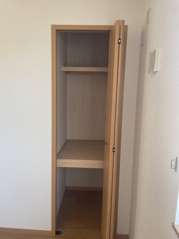 サバーバンハウスIの収納