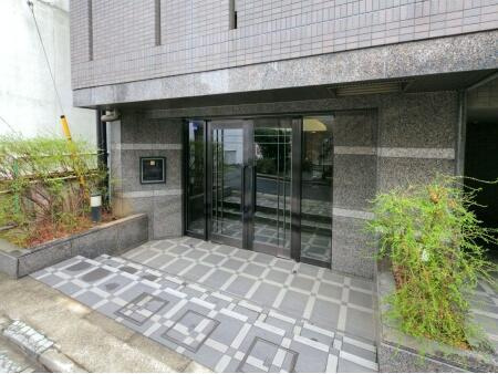 ルーブル渋谷松濤のエントランス