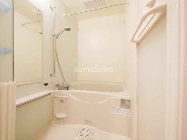 プレサンスタワー北浜の浴室