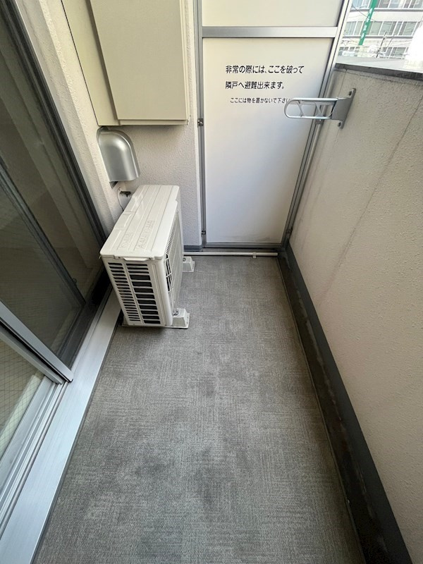プレサンスタワー北浜のバルコニー