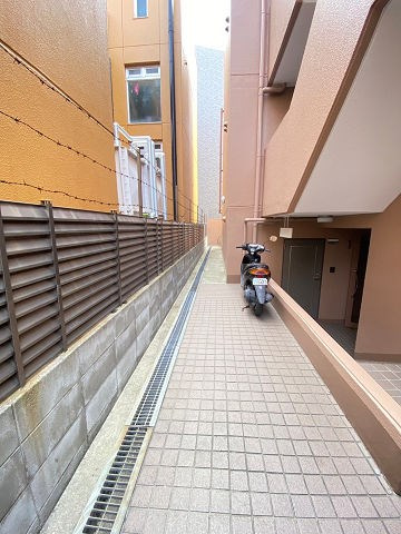 ダイドーメゾン西宮北口ⅩⅢのエントランス